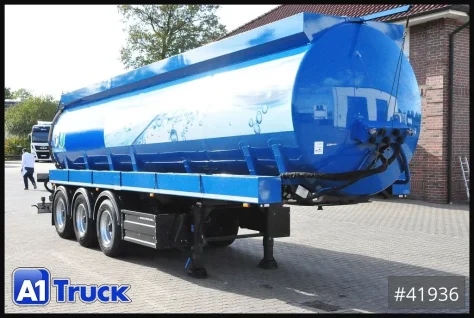 Willig  30m³ Alu,  Pumpe Gülle 4920 Kg. 