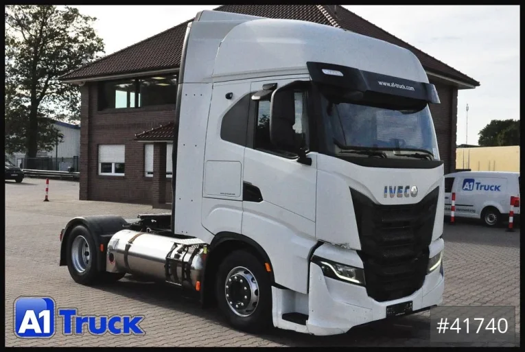 Iveco - Volumen - Sattelzugmaschine - Sattelzug - S-Way, LNG, Gas, 2x Tank, Navi Intarder 