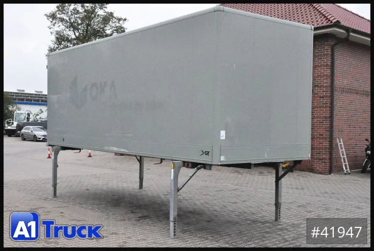 Gnipol - Koffer glatt - Wechselbrücken - 7,45, Möbelkoffer, Lichtband, Filzwände, verzinkt