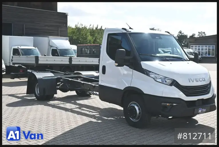 Iveco - Pritsche - LKW < 7.5 - Daily 72C18 Fahrgestell, Klima, Nebenantrieb, 3-Sitzer